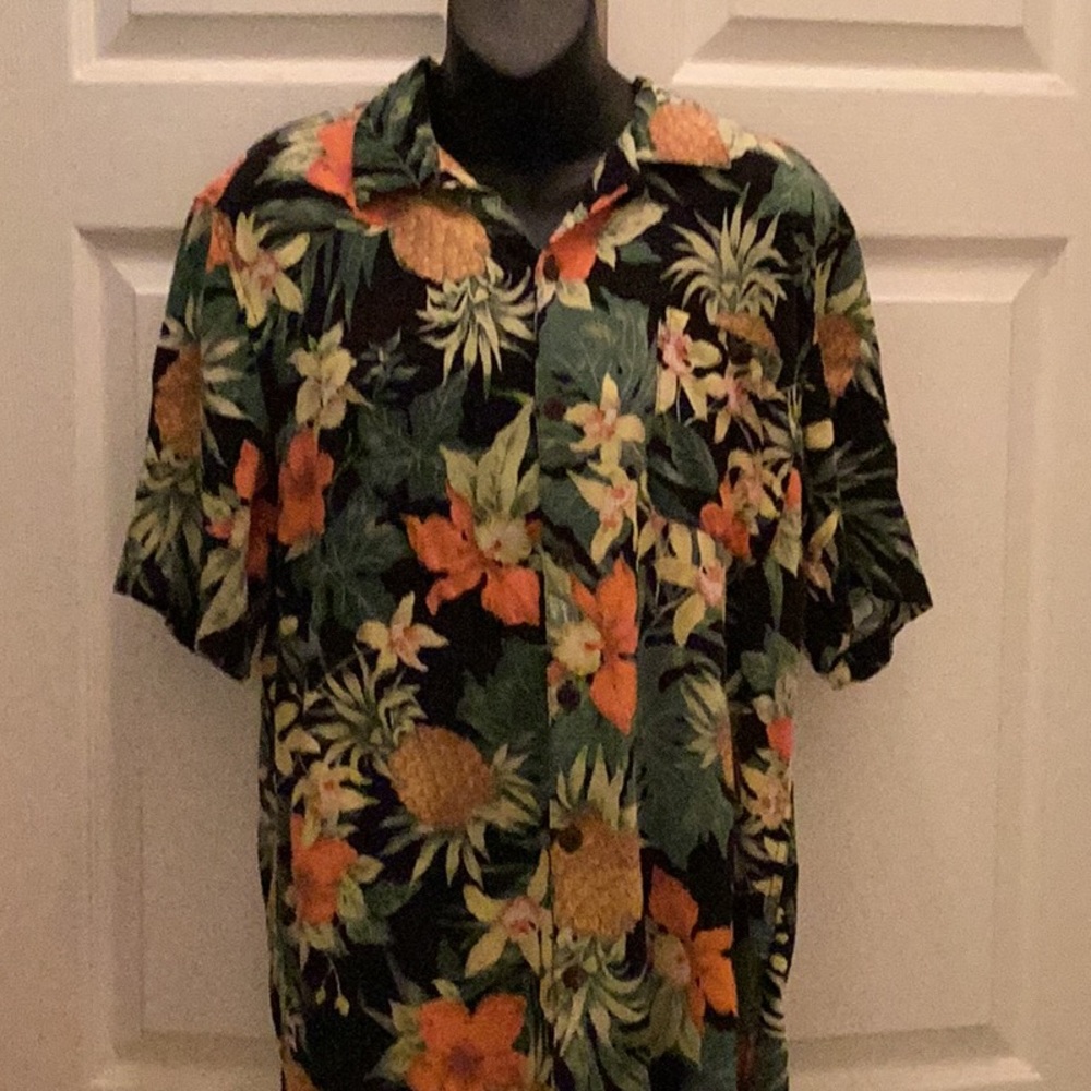 🌴NWT Fun Hawaiian Style Size Large Shirt Closet Must Have 🌴
